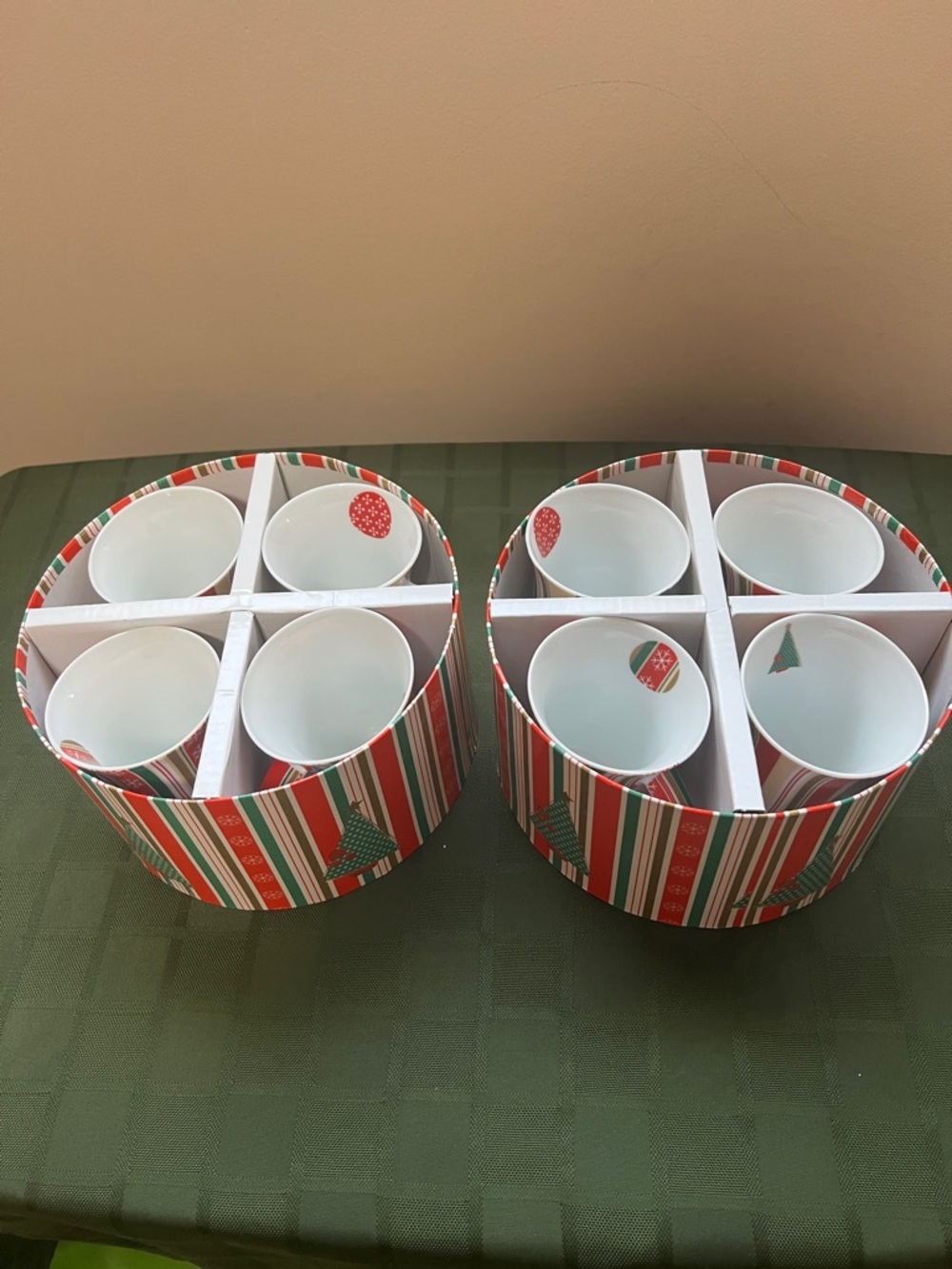 NIB Maxwell &Williams Porcelain Teacup Set - Red, Green & White Stripes Set of 8